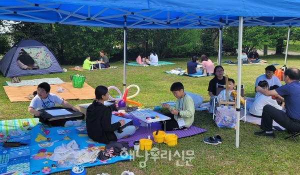 제6회 녹우당 어린이 그림그리기 대회 접수기간이 10월 10일까지다.(지난해 그림그리기 대회)