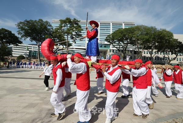 ‘로컬 전통놀이 愛 빠지다’가 지난 10월1일 해남군민광장 일원에서 열렸다.