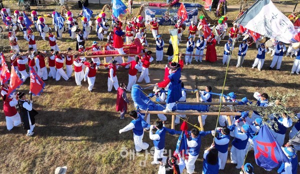 북평면 힐링공원 일대에서 오는 10월17일 북평 노인의 날 및 제15회 북평 용줄다리기 축제가 열린다.