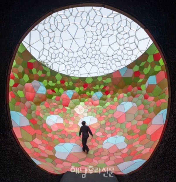 도초도의 올라퍼 엘리아슨의 작품