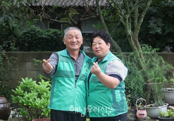 김재옥·박필숙 부부는 30년 넘게 봉사라는 길 위를 나란히 걷고 있다.