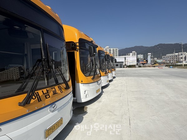 해남교통이 3대 운영 중인 전기버스를 11월 중순부터 8대로 확대 운행한다.