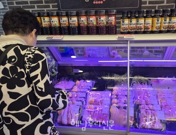 해남종합사회복지관이 ‘식품사막화 지역 어르신 먹거리 지원사업’을 실시했다.