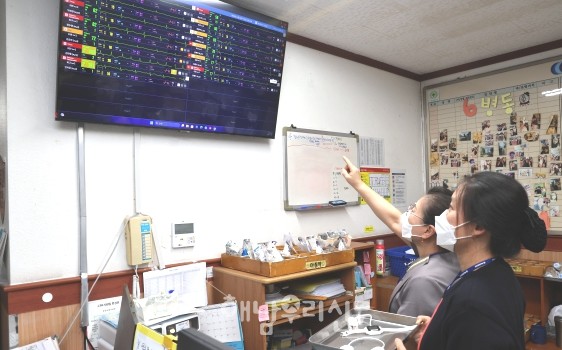 해남종합병원이 24시간 깨어있는 스마트 병상 ‘씽크’를 도입해 환자 중심의 미래 의료체계를 구축했다.