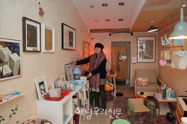 읍 읍내리에 문을 연 갤러리샵 ‘해남살롱’은 한 달에 한두 차례 테마가 바뀌는 팝업 가게다.